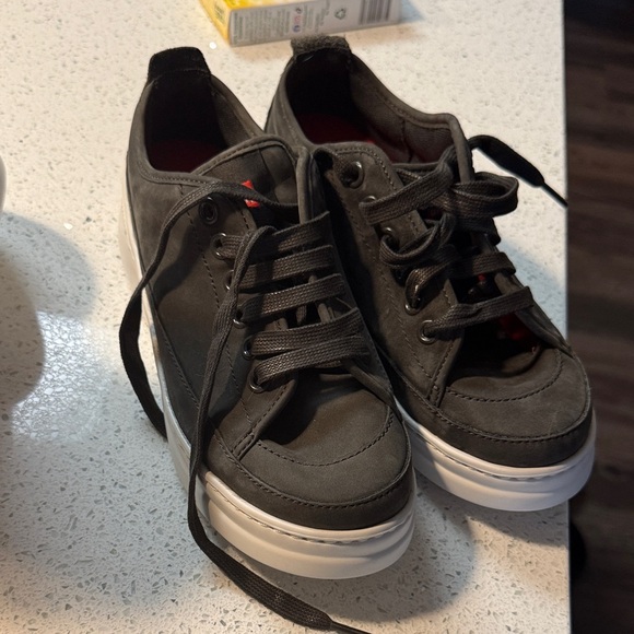 Camper Gray and Red Men's Sneakers - Picture 3 of 8